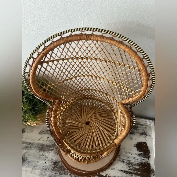 Vintage Wicker Peacock Fan Back Rattan Chair 16” Plant Stand or Doll Boho EVC - Picture 5 of 10
